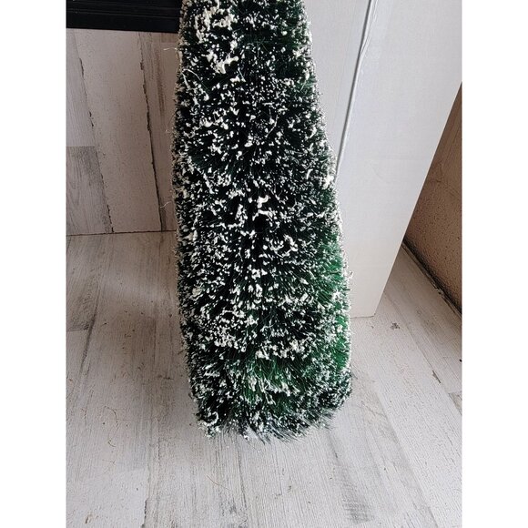Dept 56 52329 frosted 22" spruce tree village accessory - Picture 2 of 8